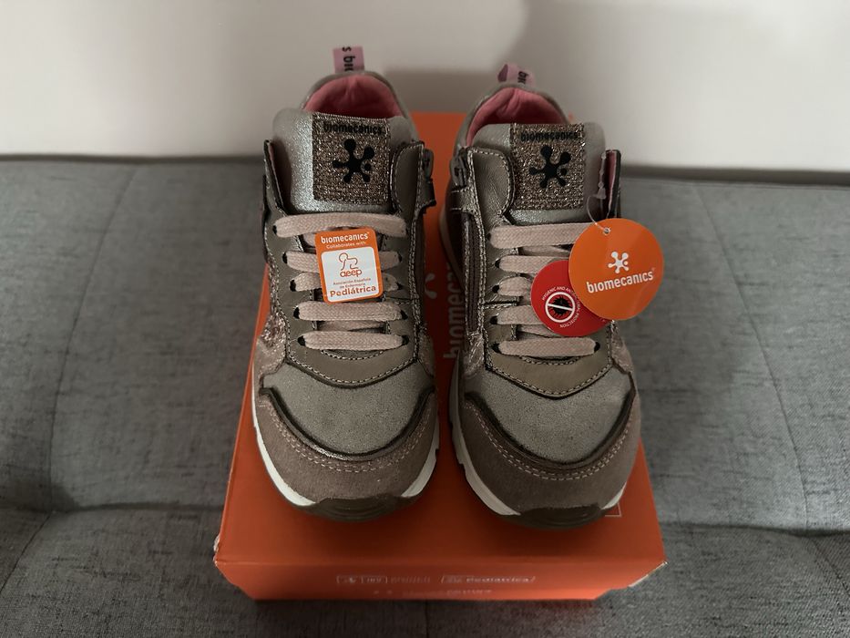 Детски обувки за момиче Biomecanics 30 номер стелка 19,5 см