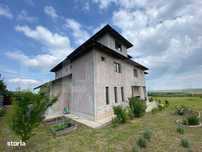 Vila cu 4 dormitoare – fiecare cu baie si dressing propriu - Breazu