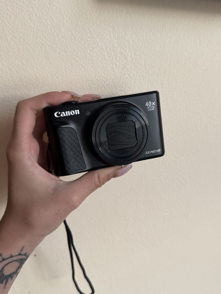 Canon Powershot SX74OHS