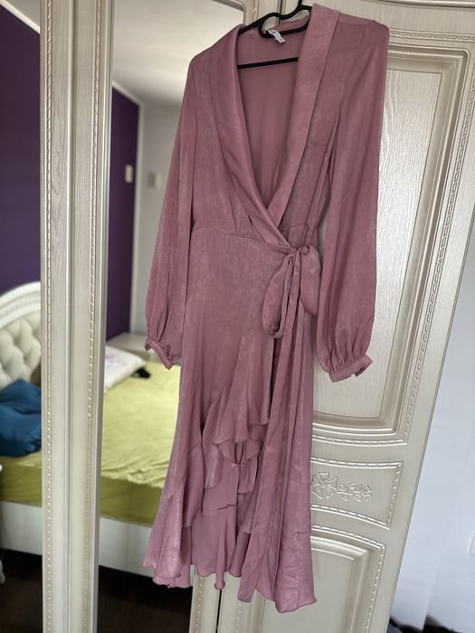 Rochie NA-KD roz pudra