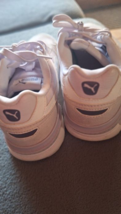 Vând adidași damă Puma