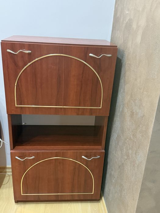 Гардероб, скрин, тоалетка