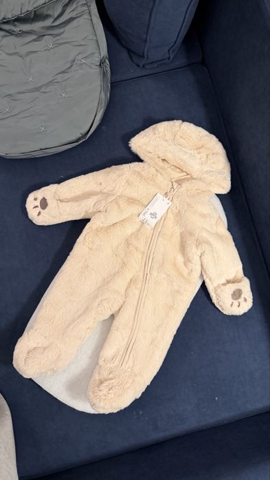 Новый комбинезон на 3-6 месяцев