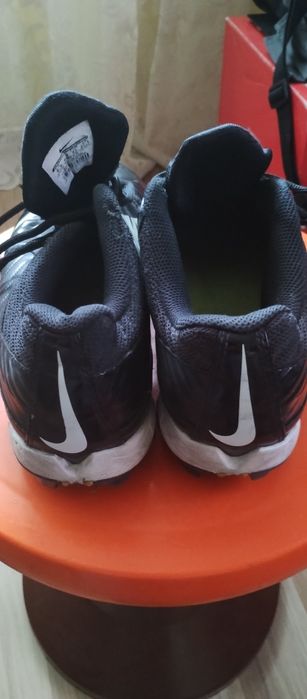 Продавам бутонки NIKE