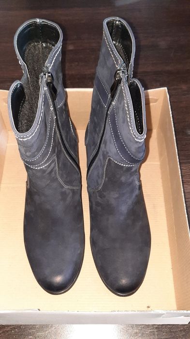 Дамски боти на платформа Stillo - естествена кожа набук - 39 номер