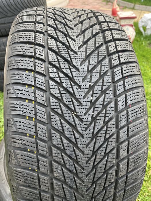 2бр 245/35/19 ЗИМНИ ГУМИ Goodyear Ultra Grip 23ДОТ НОВИ