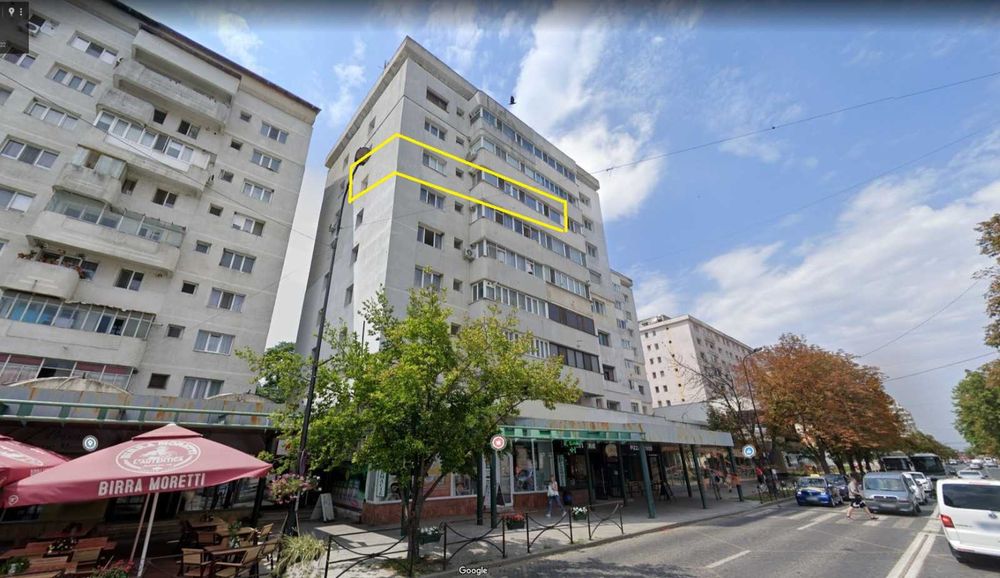 Apartament 4 camere, decomandat, cu vedere directa in Piata Unirii