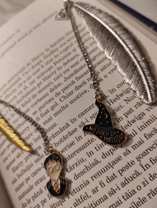 Cadou Harry Potter - semn de carte metalic Wizard în training