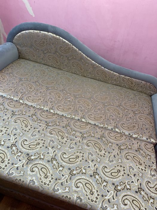 Продается удобный диван в отличном состояний