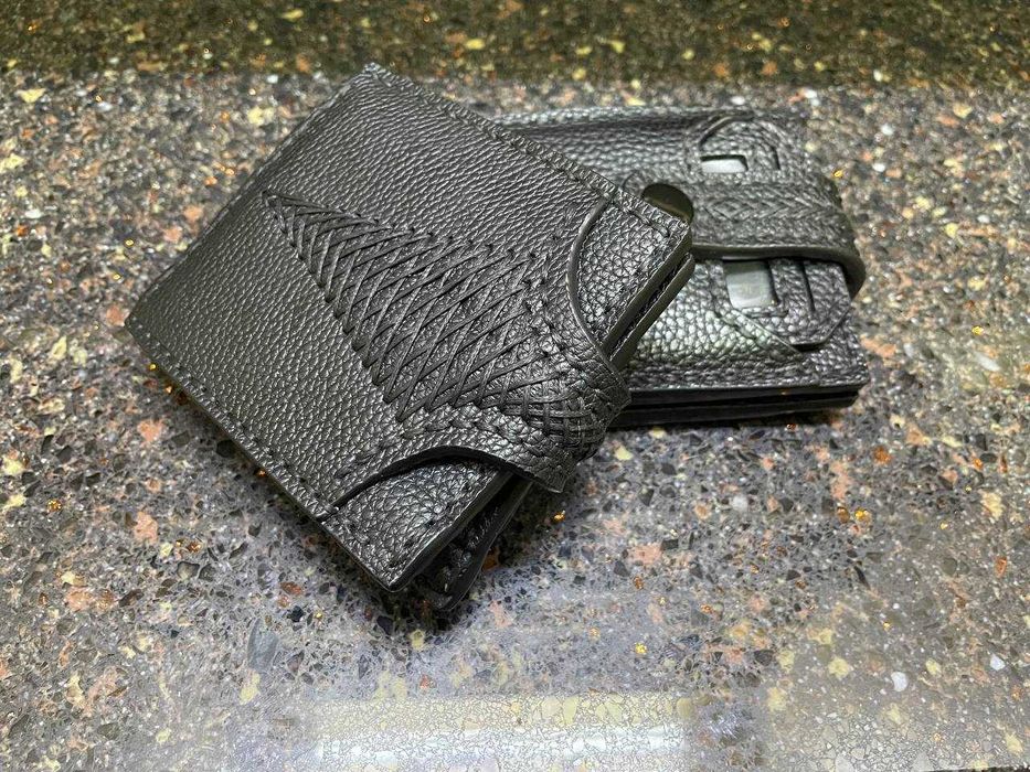 Кожаный бифолд, ручная работа.