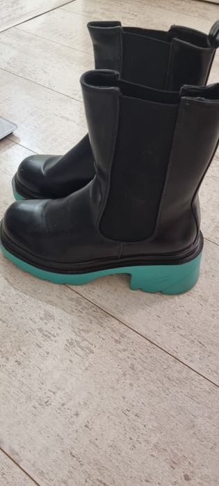Ботуши черно и зелено