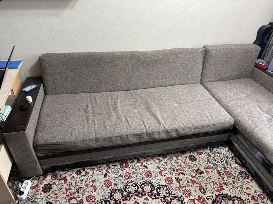 Диван угловой гостинный