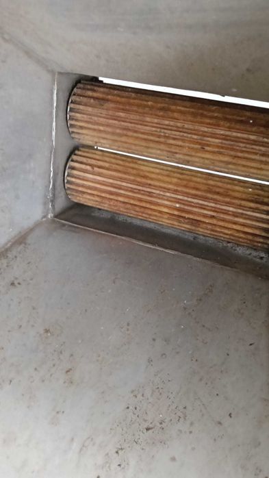 Storcător (presă, teasc) fontă + zdrobitor struguri inox, complete