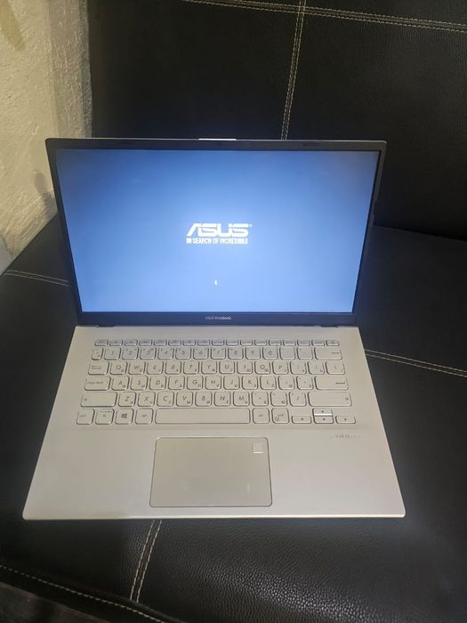 Продам современный ноутбук ультрабук asus core i3