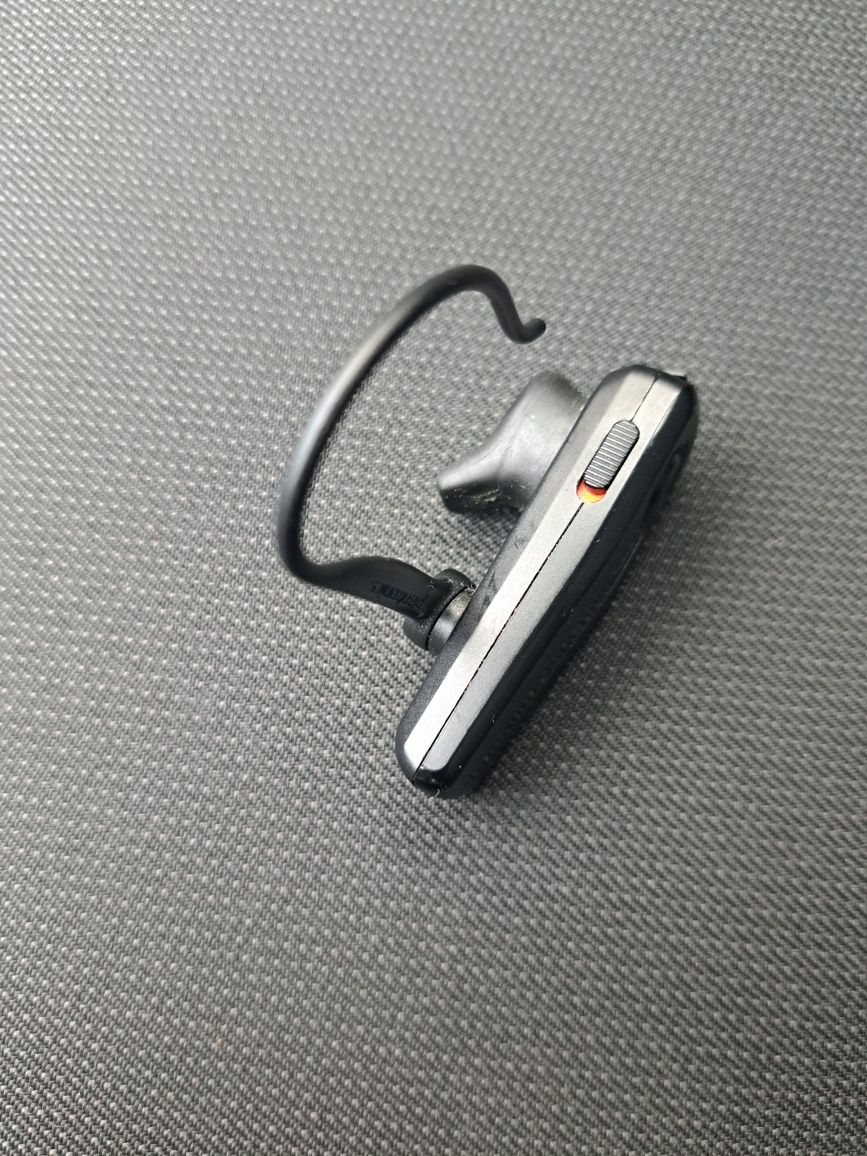 Plantronics explorer 210