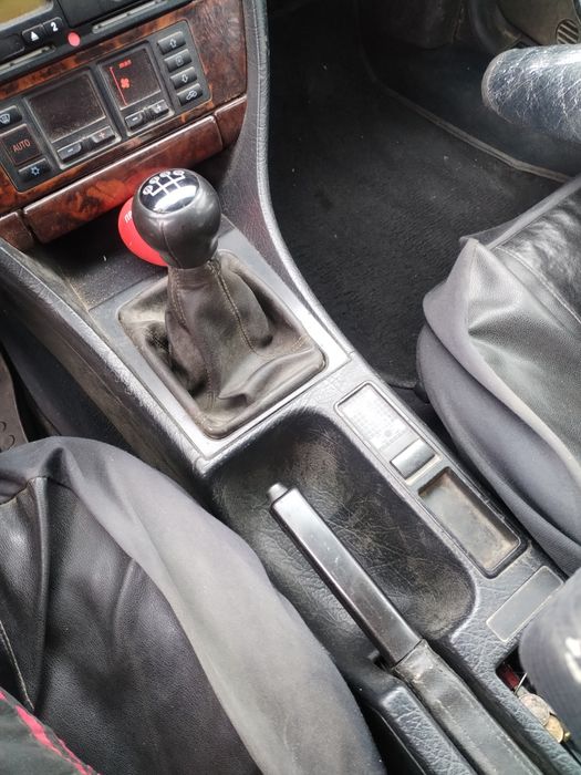 Продавам Ауди 100 куатро