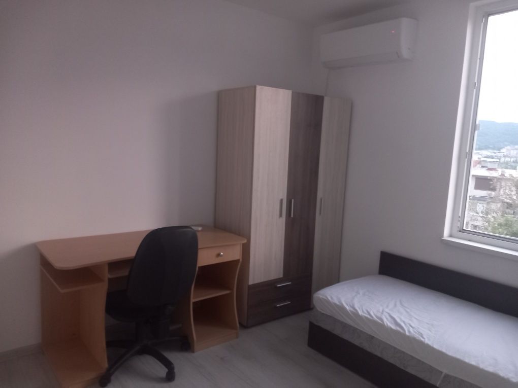 Дава се под наем Тристаен апартамент в Кърджали, Център - 75 кв.м за 285.6 € - Снимка #9