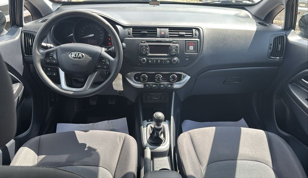 KIA RIO III Hatchback 2013