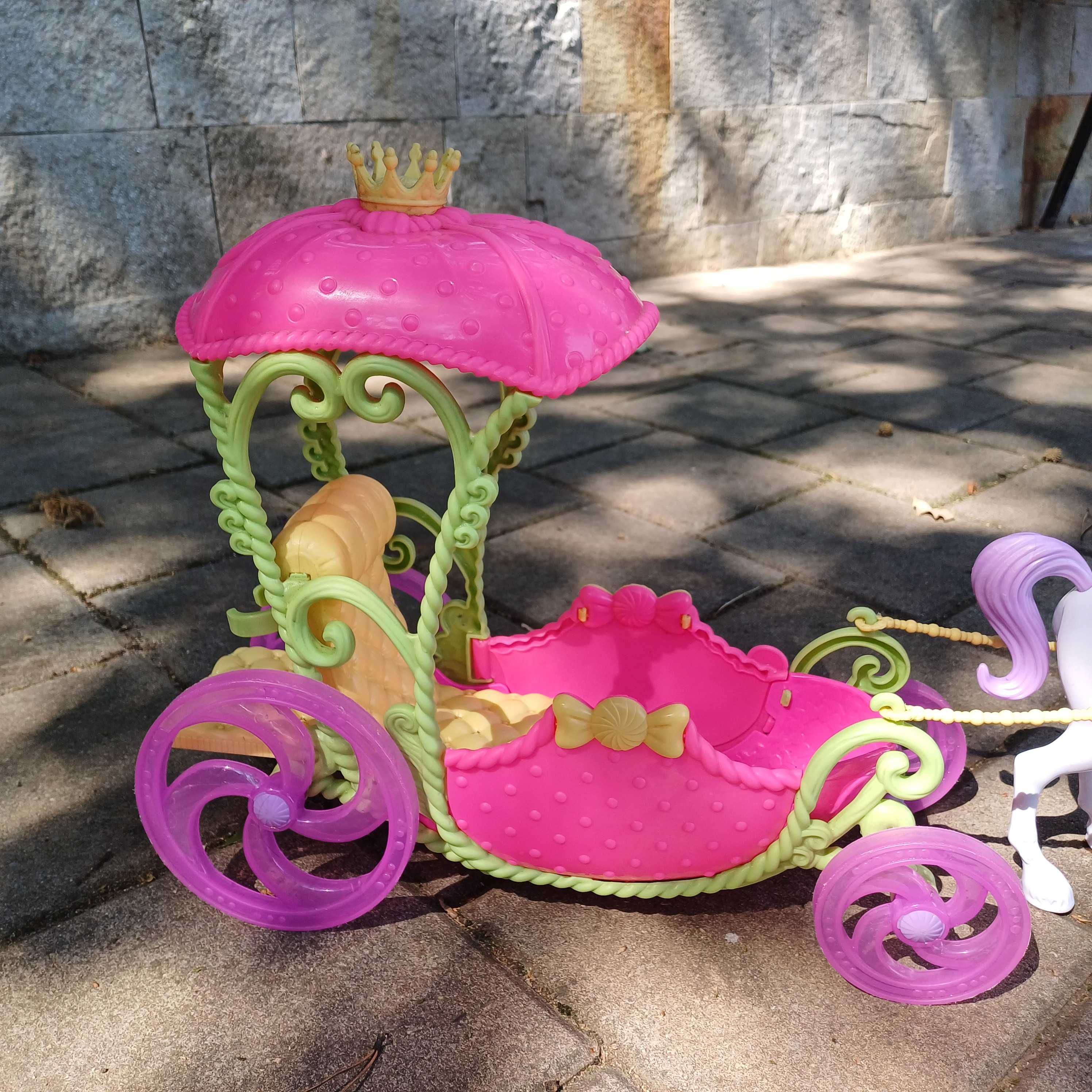 Каляска с бял еднорог  Barbie