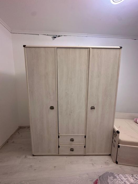 Шкаф,  кровать и стол по отдельности самовывоз