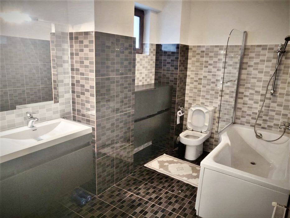Apartament 3 camere, premium, 123 mp, zona 9 Mai, cu loc de parcare