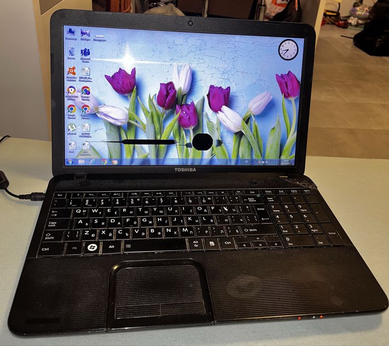 Лаптоп Toshiba Satellite C850-140