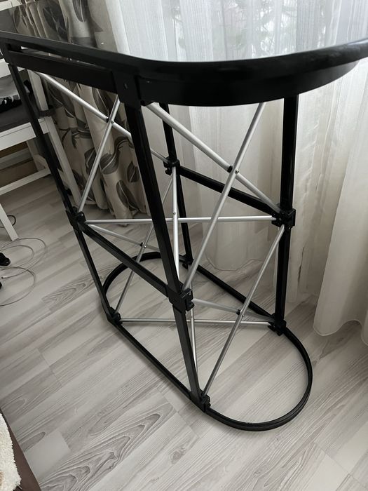 Masuta stil bar in stare perfecta