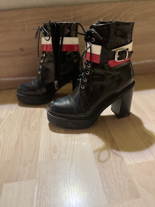 Черни лачени боти на висок ток 40 номер