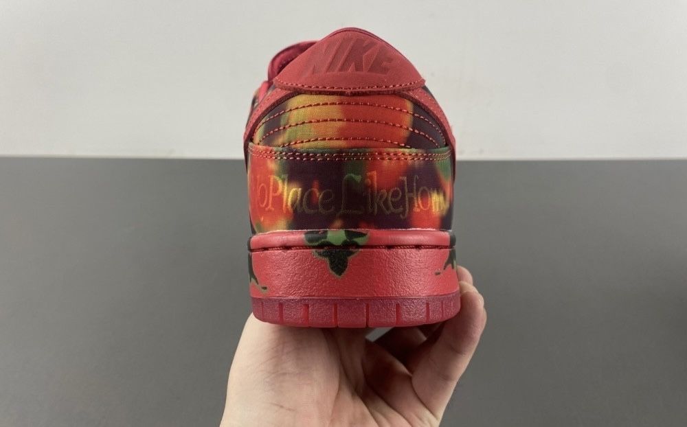 Nike SB Dunk Low The Wizard of Oz Poppy Field