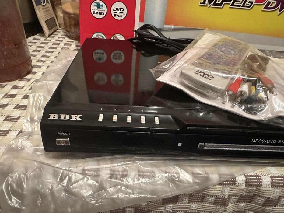 Продам DVD BBK новый
