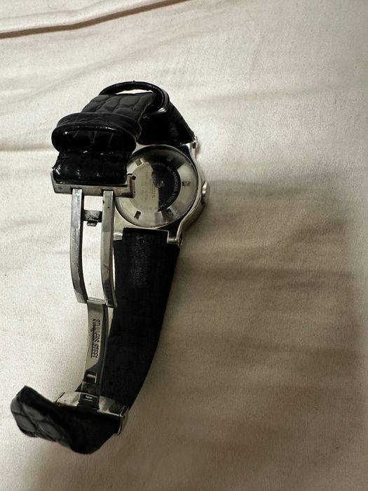 Швейцарски часовник Seculus.