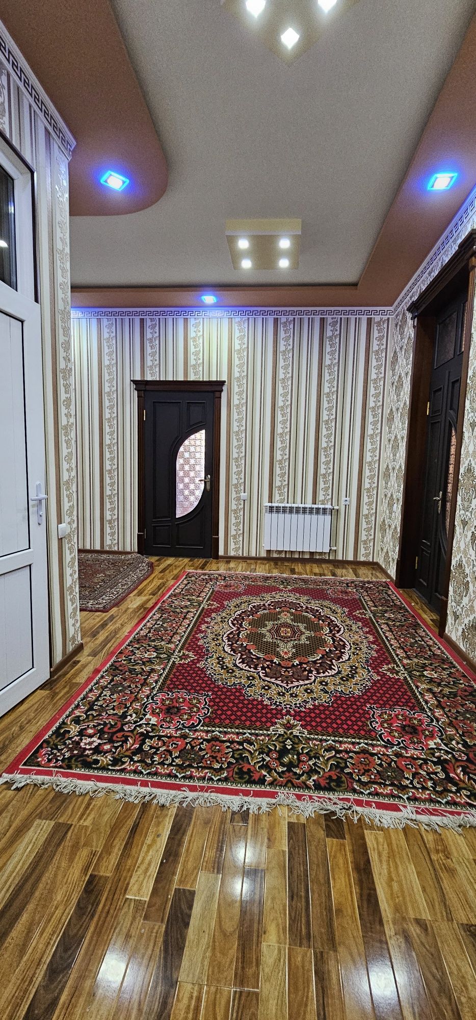 Саёхатда коттеж сотилади.
