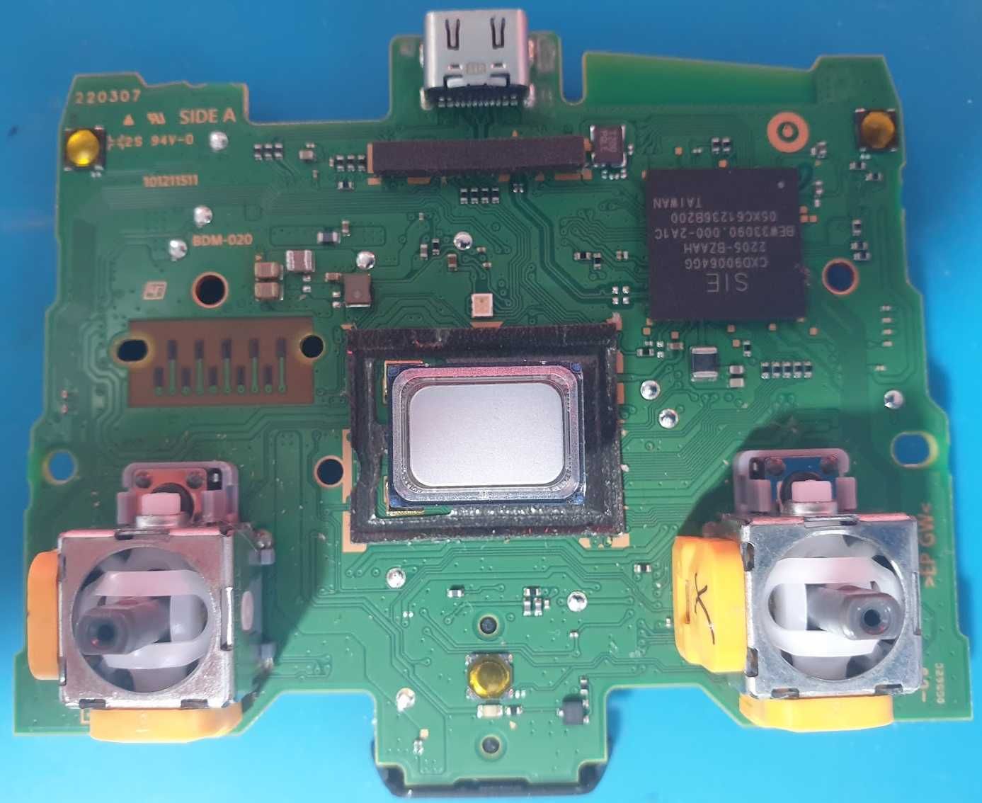 Dualsense Controller Playstation 5 с бездрифтови Hall Effect стикове