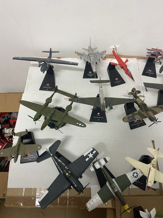 Avioane militare diverse modele macheta