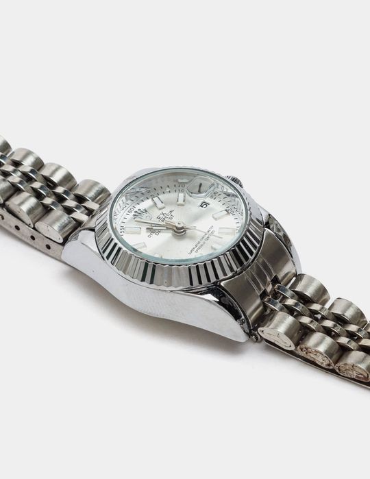 Женские наручные часы коробка с документами и подаричный пакет