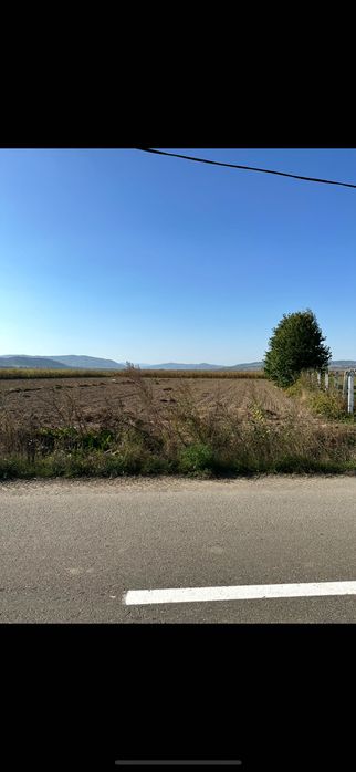 Teren de vânzare în valea moldovei