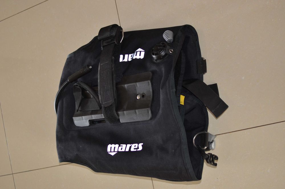 vesta scufundari Mares Vector 1000
