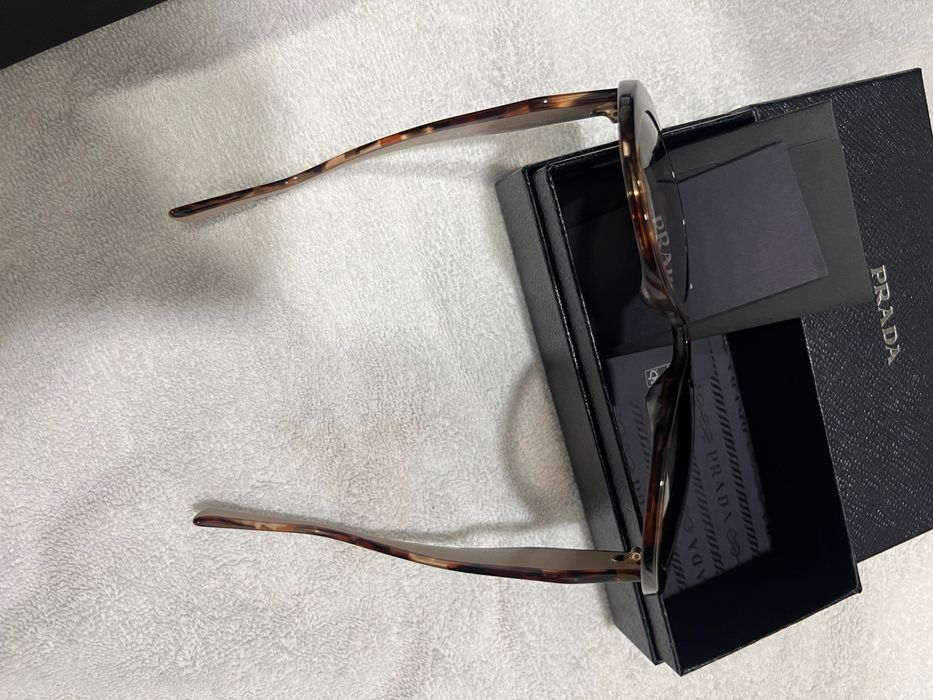 Слънчеви очила Prada