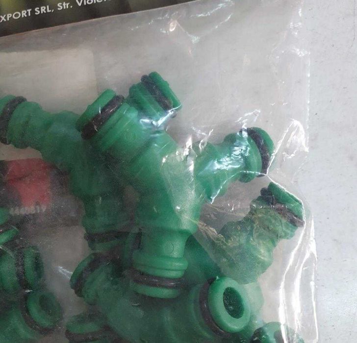 Aspersor plus conectori cu 3 capete