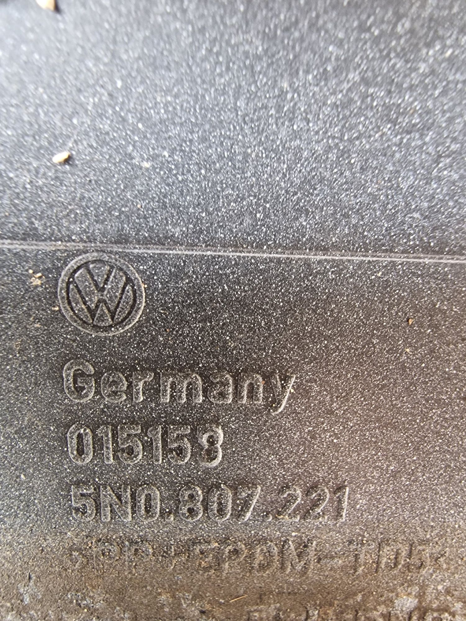 VW TIGUAN 2013 предна броня