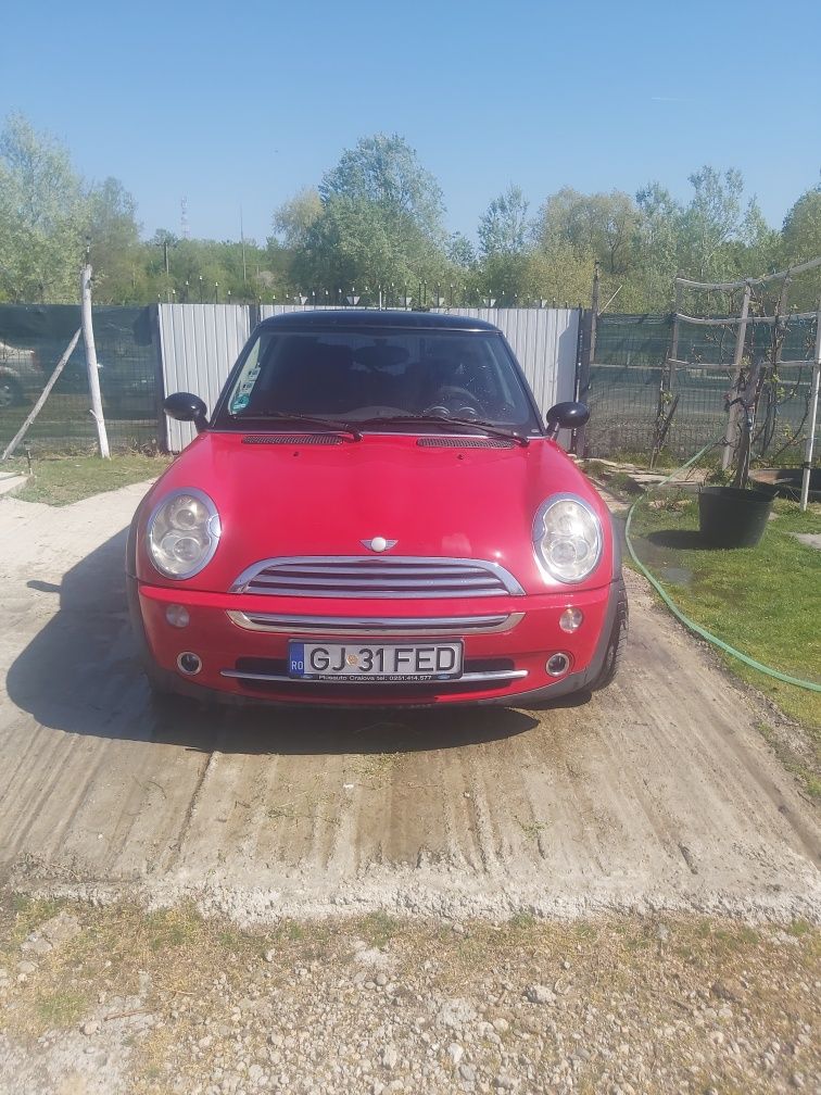 Vînd  mini cooper