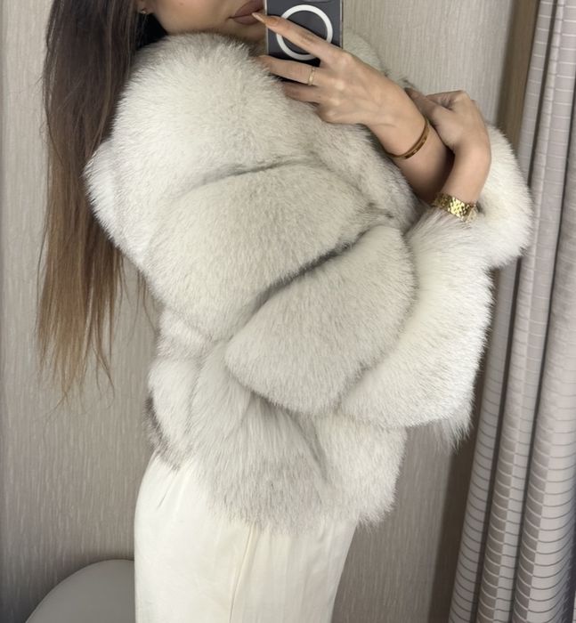 Vând blană naturală albă din vulpe polară extrem de frumoasa