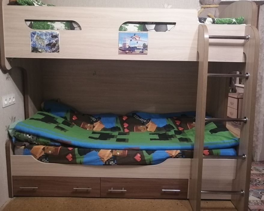 Продам двухъярусную кровать