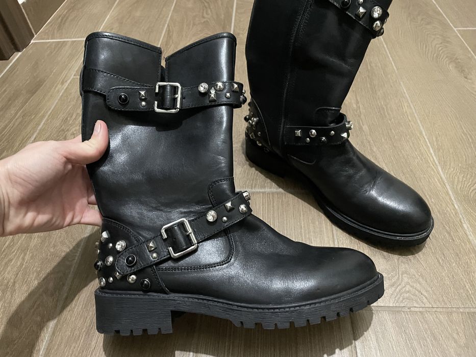 Vand cizme piele, negre, cu tinte si catarame, marimea 39