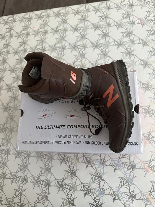 Ghete drumetie New Balance