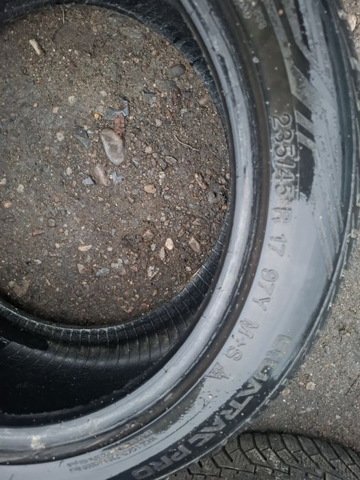 Vand 1 anvelopa 235 45 17 vredestine de iarna bun dot 2021