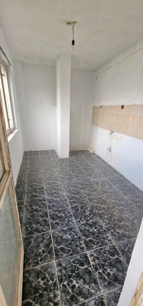 Продава се Тристаен апартамент в Търговище, Вароша - 75 кв.м за 884 €/кв.м - Снимка #8