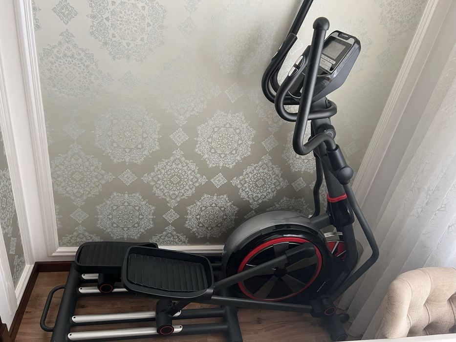 Продам эллиптический тренажер. Лыжи.