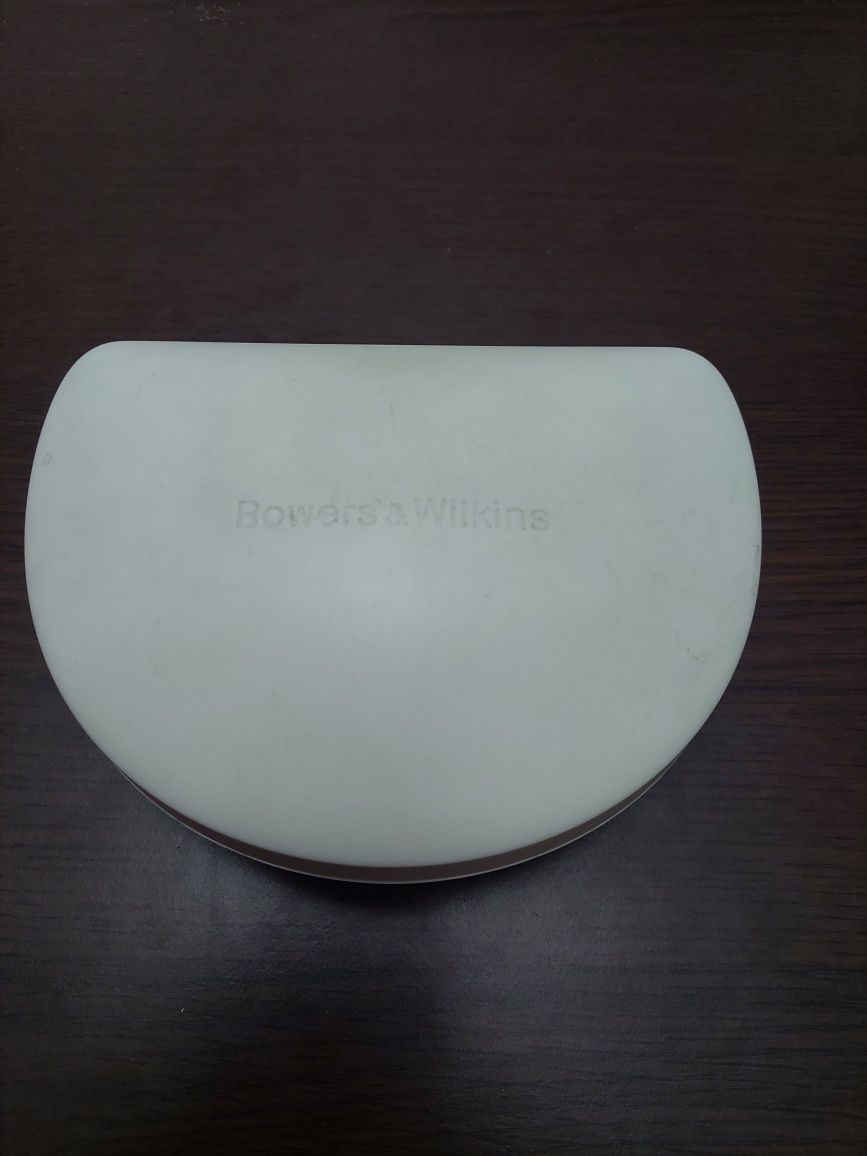 Casti bowers wilkins p3 cu husă