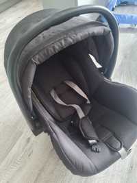 Бебешки столчета за новородени за кола. Два броя